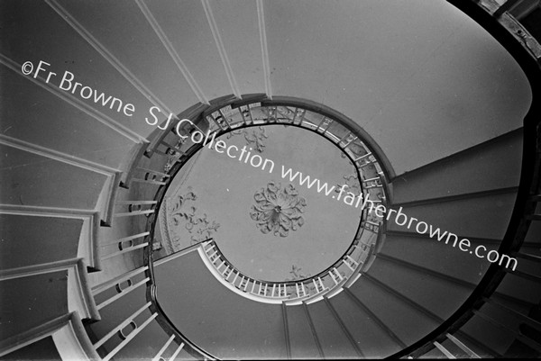 KILSHANNIG HOUSE SPIRAL STAIRCASE LOOKING UP FROM FLOOR